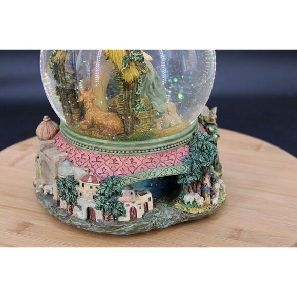 Grandeur Noel Illuminated Musical Water Globe With Revolving Base Collectors Ed - Picture 12 of 16